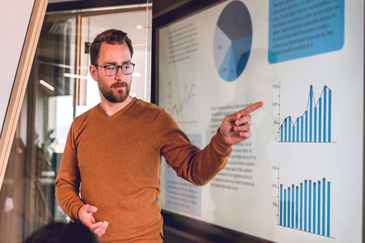 How Data Intelligence Is Transforming B2B Sales: 7 Game-Changing Strategies